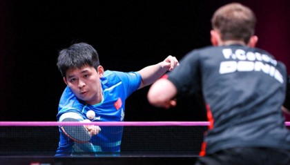 林诗栋定下26年目标！王艺迪大心脏蒯曼变灵动，国乒多哈赛3连胜|萨马拉|混团世界杯|男双|比赛|逆转_新浪体育_新浪新闻